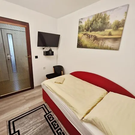 Pri Zmrzline Apartment